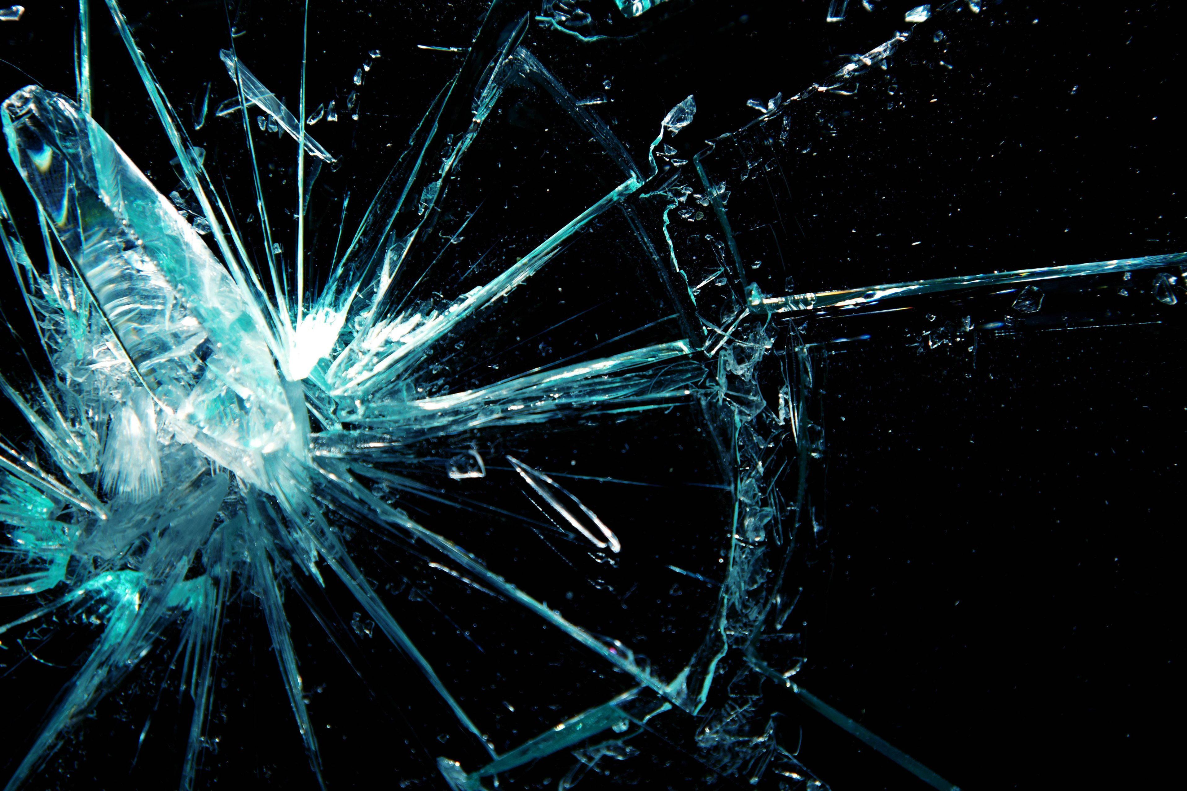 Shattered Displays — 3831x2554 wallpaper