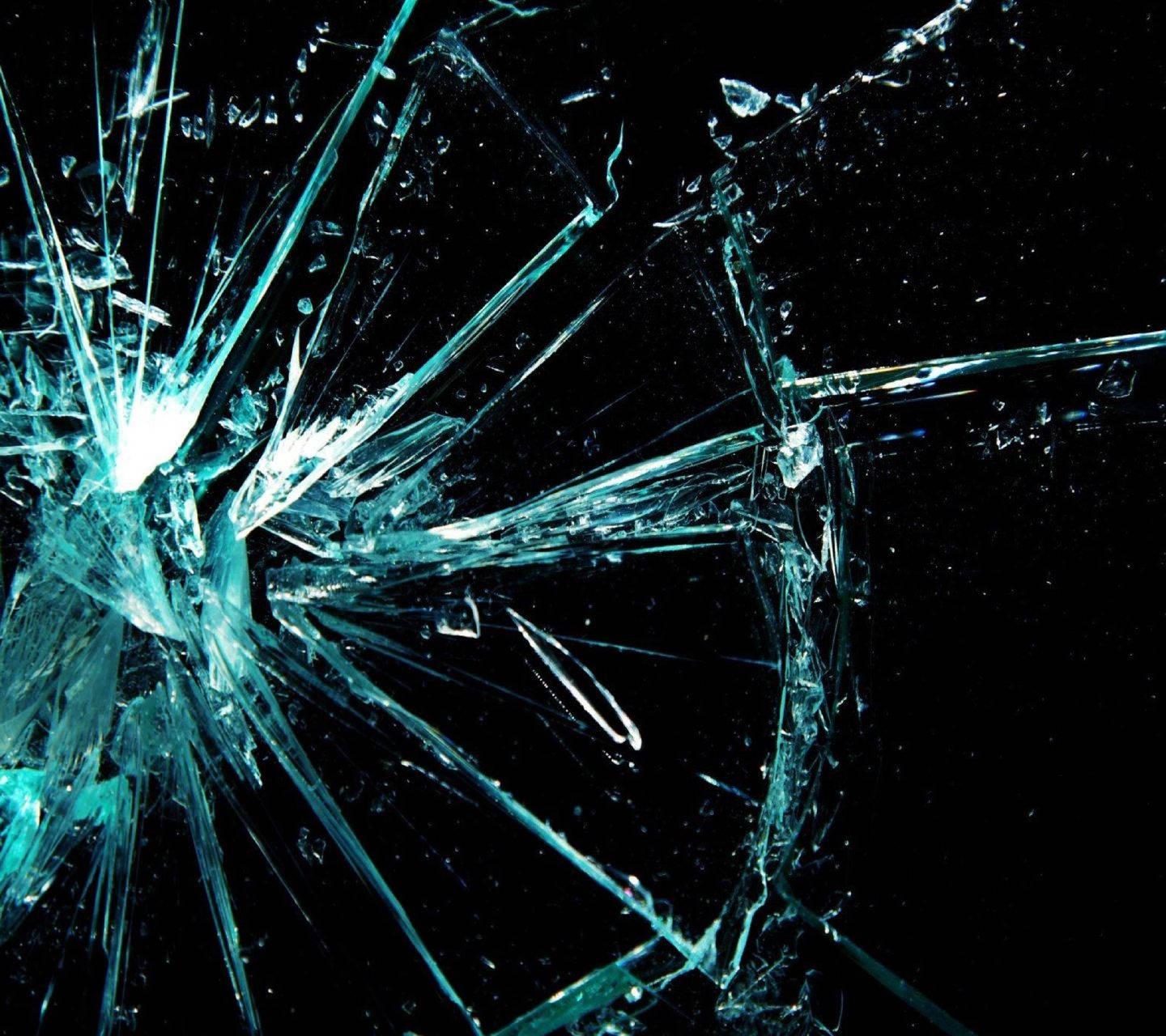 Shattered mobile phone screen — 1440x1280 wallpaper