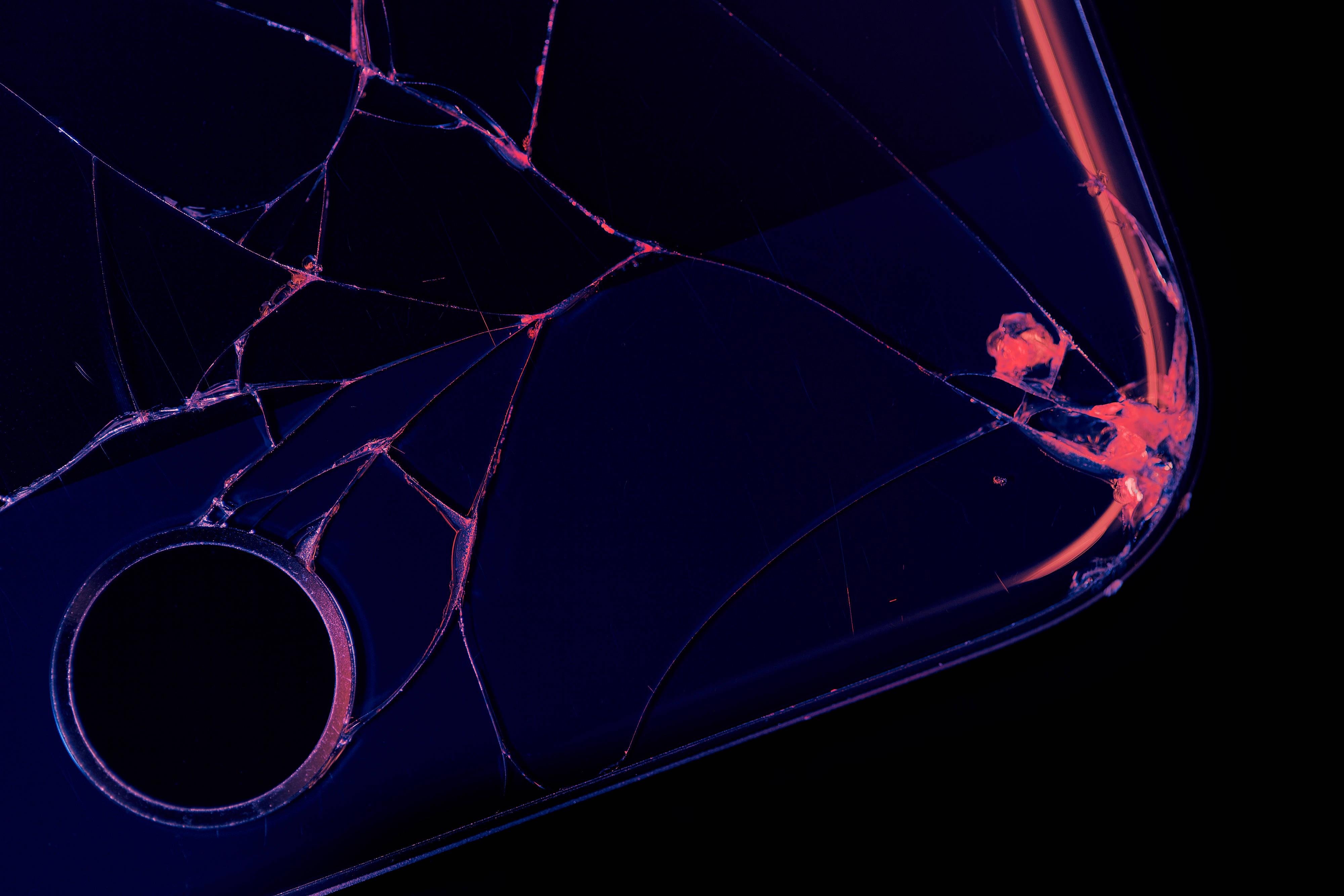 Shattered phone dreams — 4000x2667 wallpaper