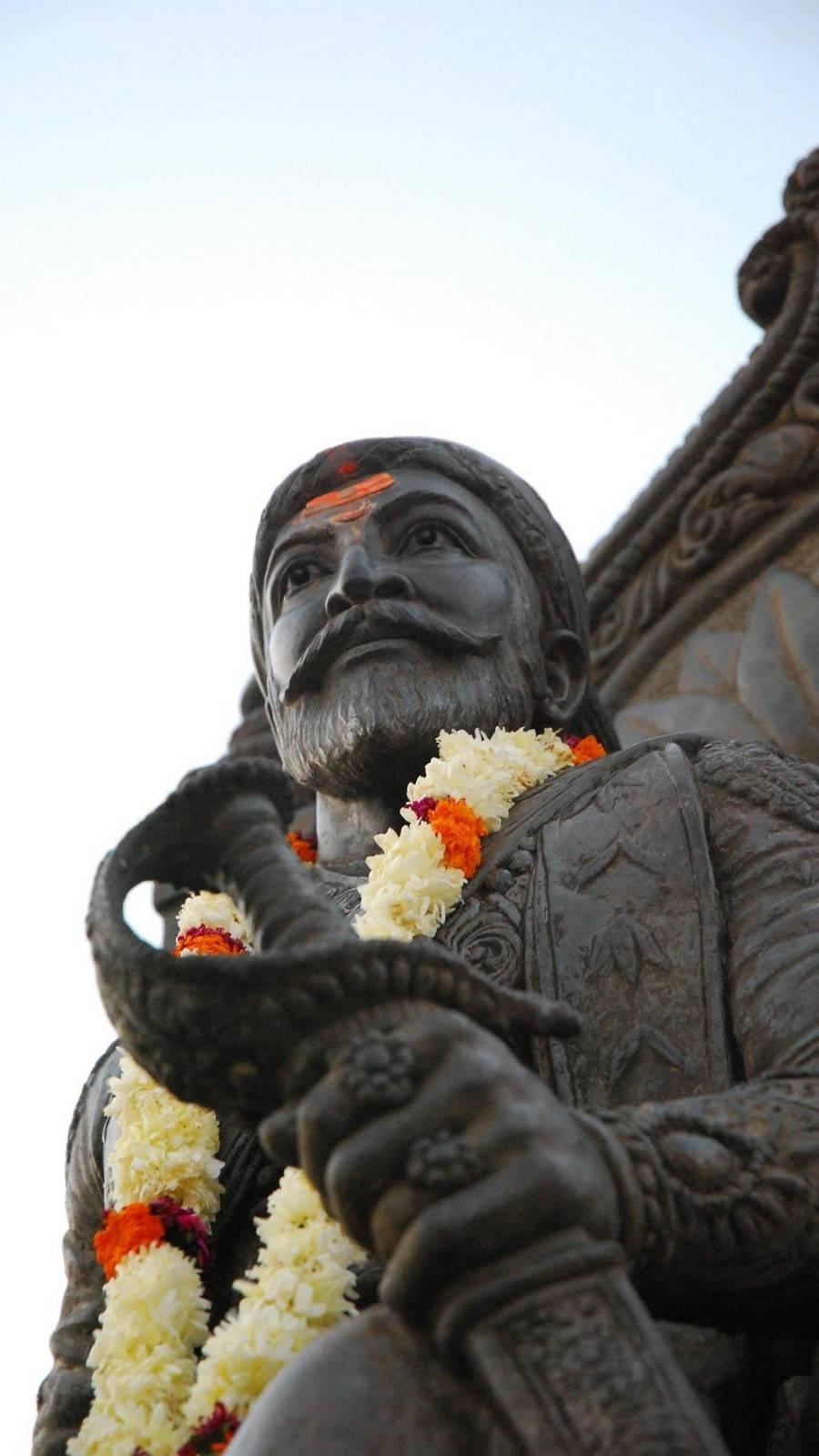 Shivaji Maharaj With Flower Neck Garland — 900x1600 wallpaper