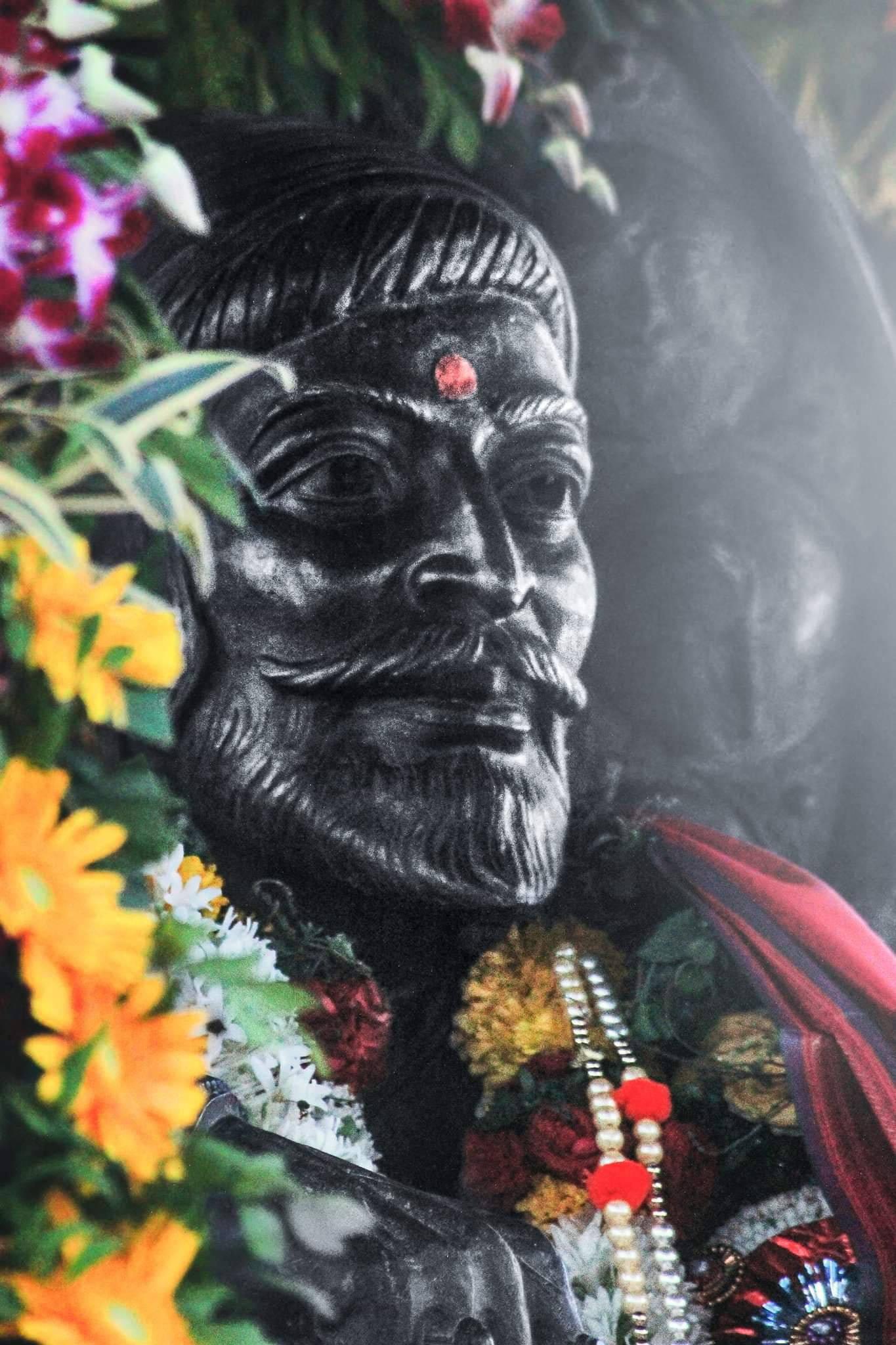 Shivaji Maharaj With Flowers — 1365x2048 wallpaper