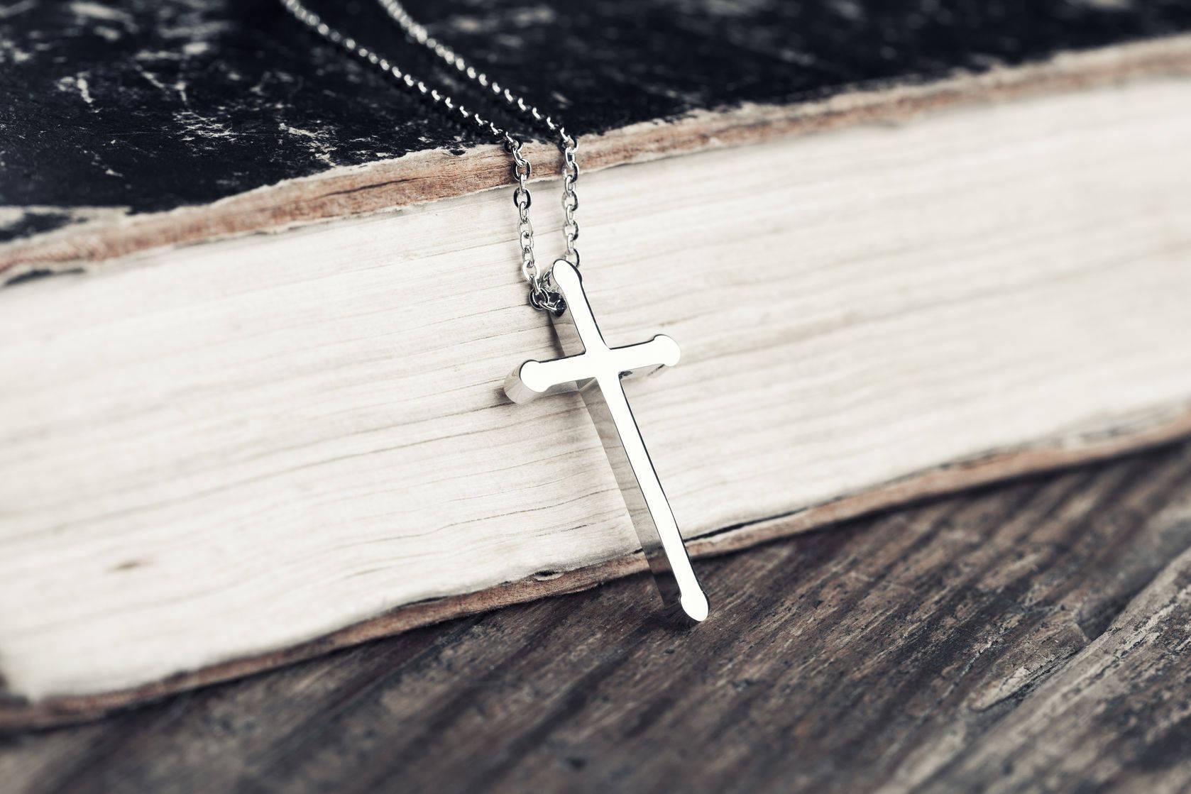 Silver Christian Cross — 1678x1119 wallpaper