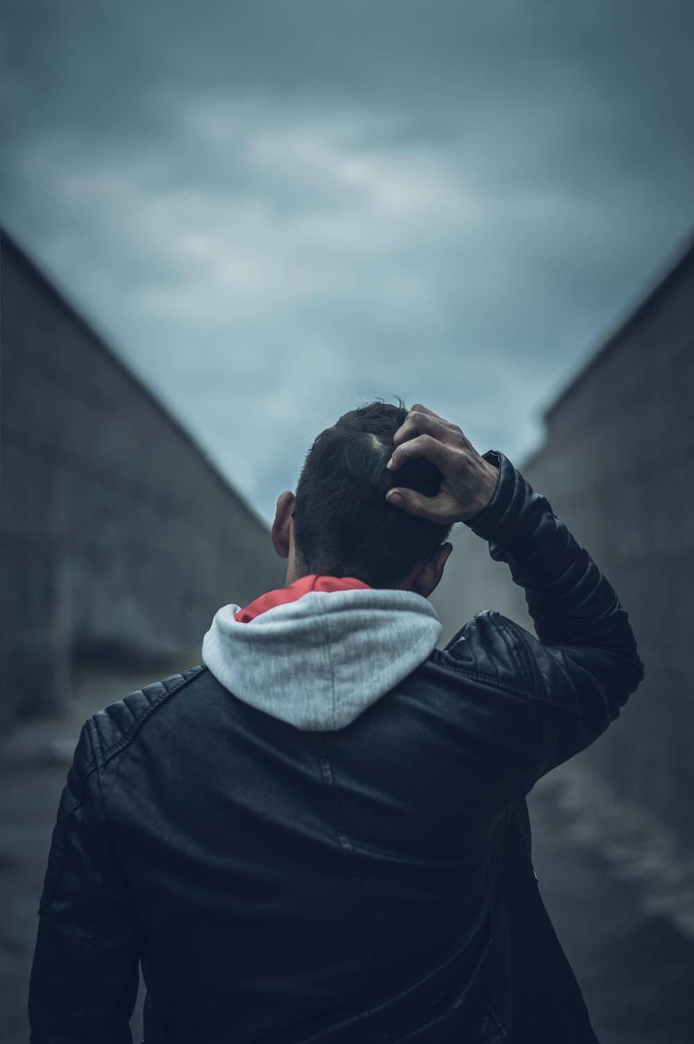 Single Boy Head Pose — 1000x1504 wallpaper