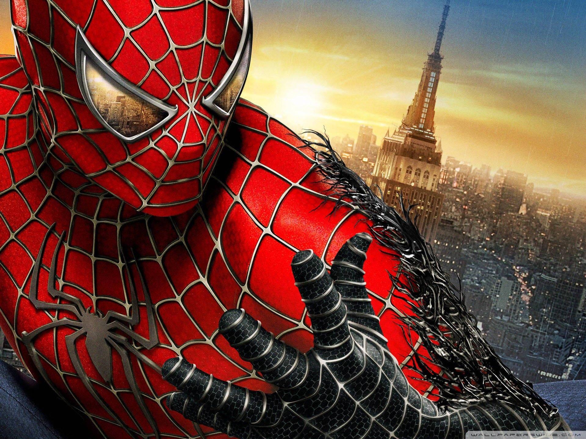 Spiderman battles with Venom
