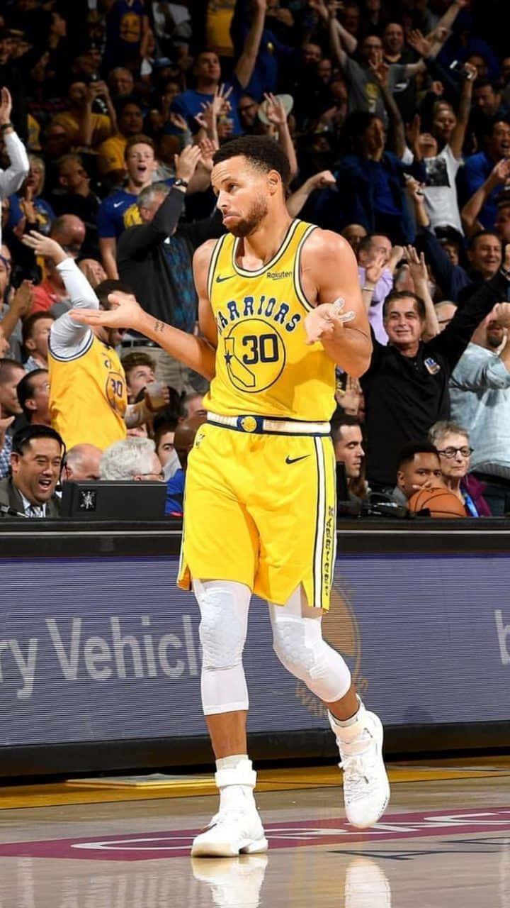 Stephen Curry on the court — 720x1280 wallpaper
