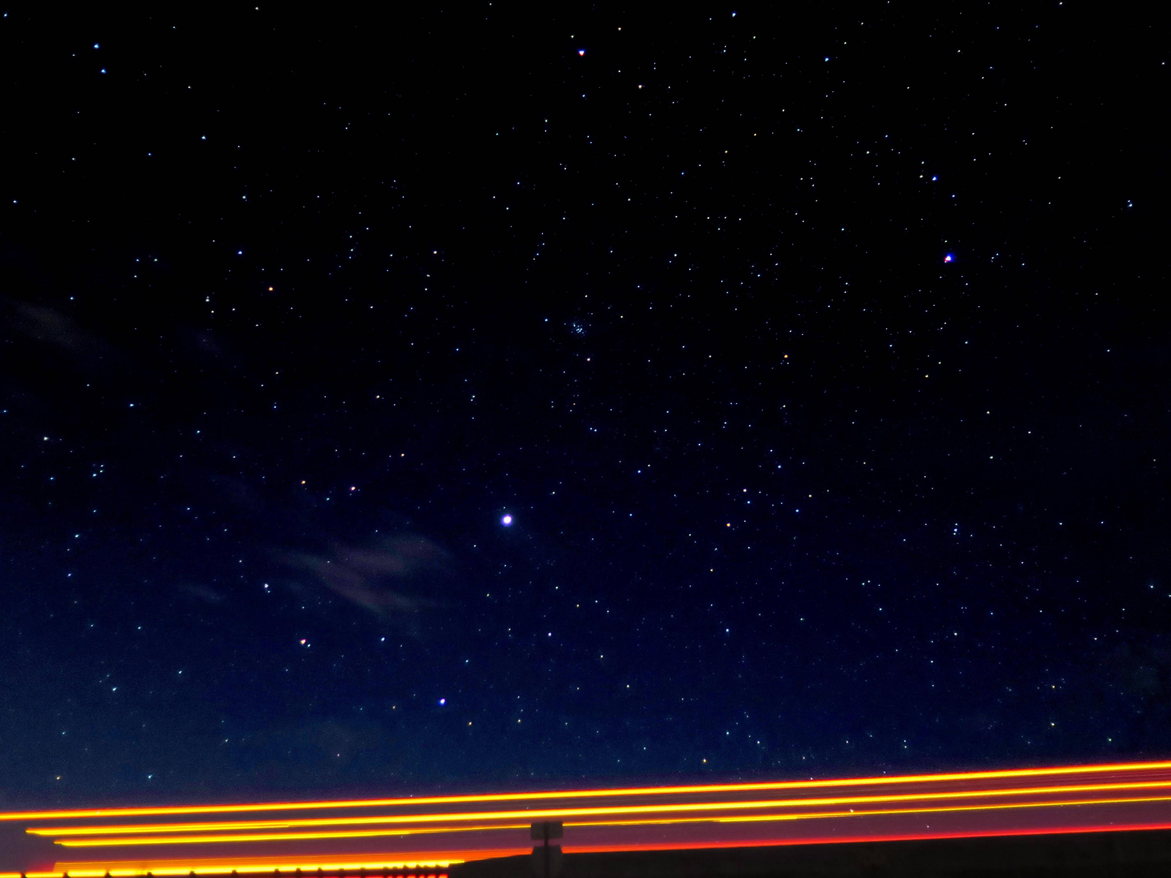 Streaks Of Light Under A Starry Night — 4000x3000 wallpaper