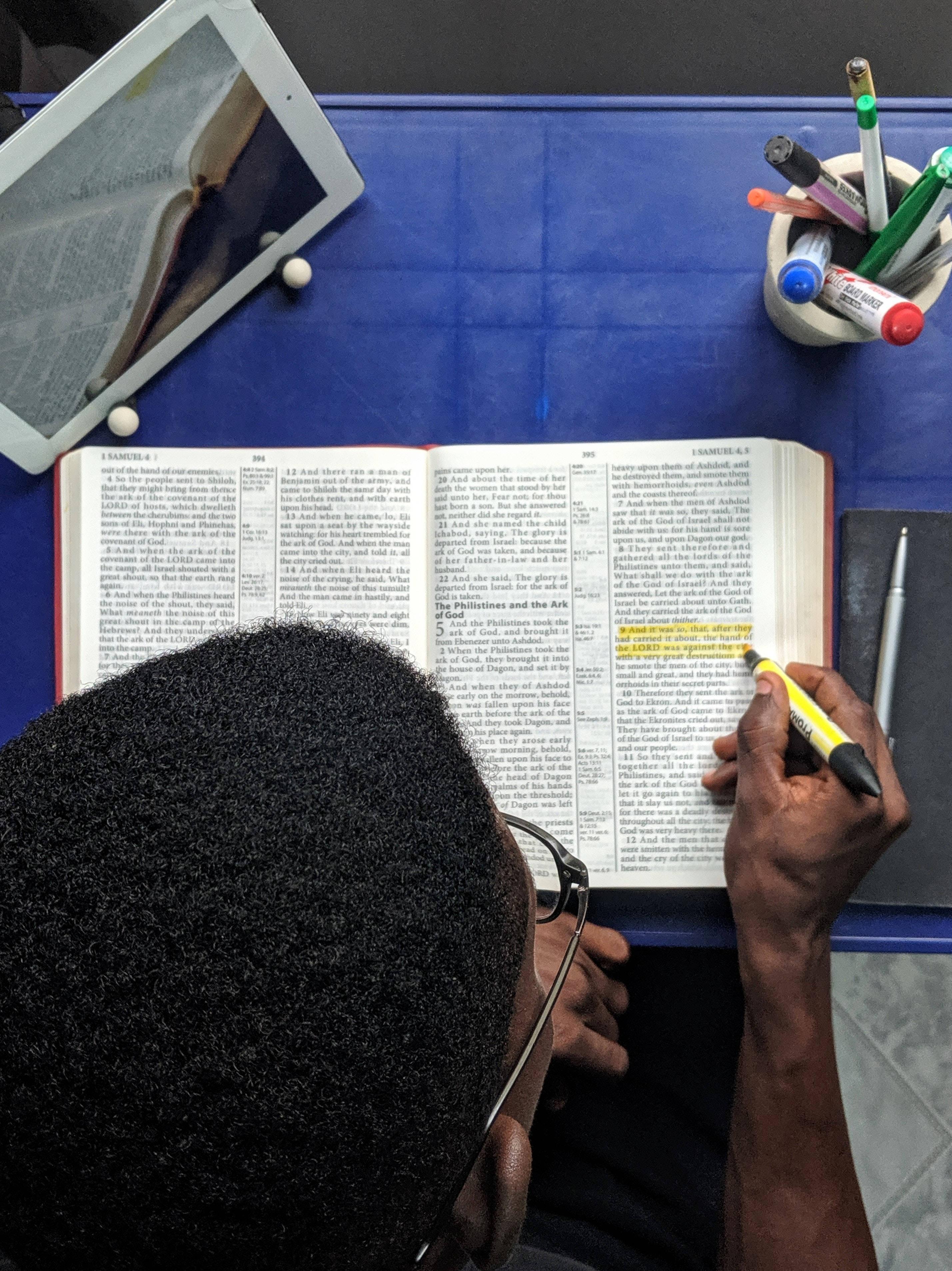 Study Motivation Highlighting Bible — 2857x3812 wallpaper