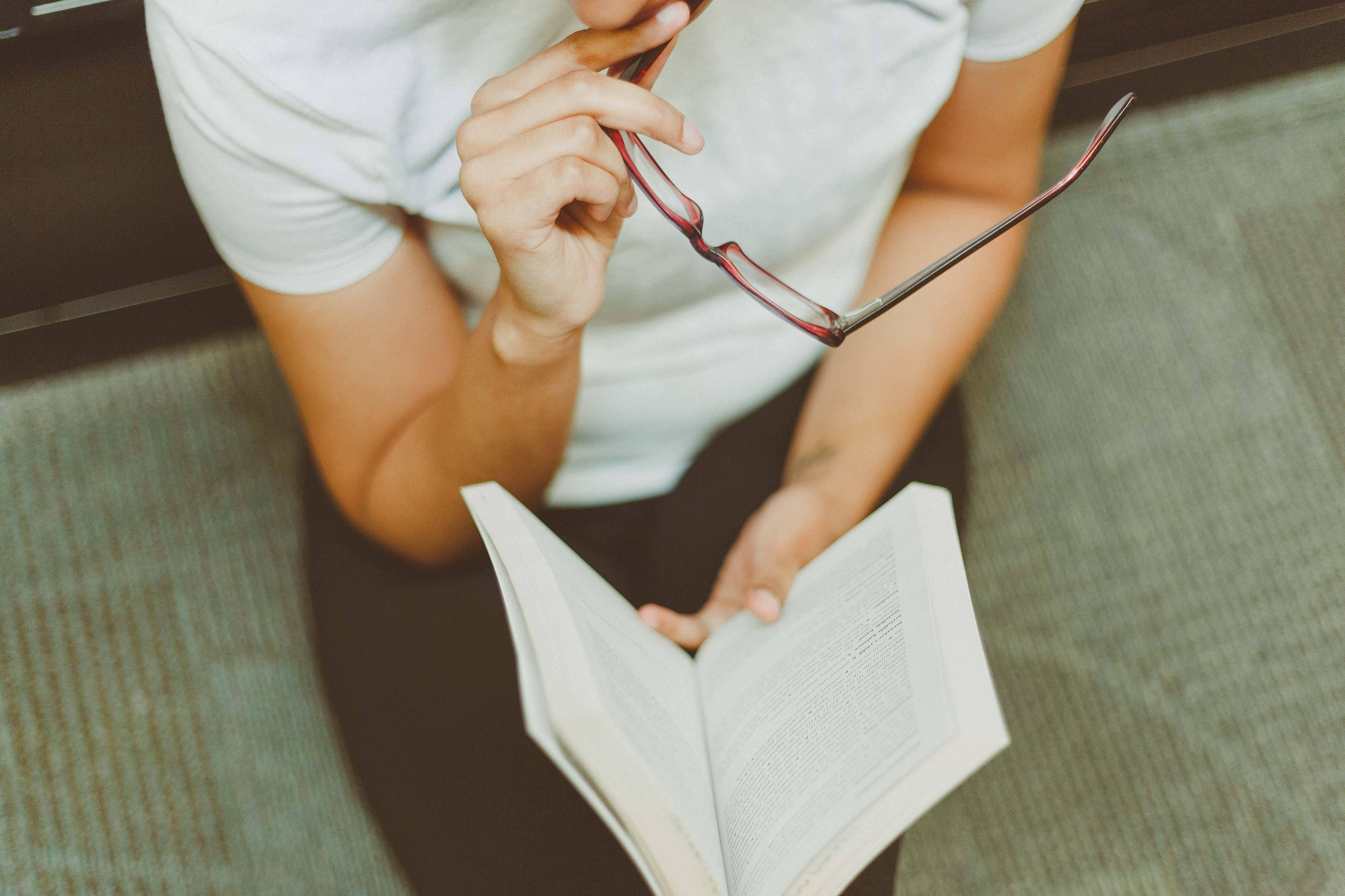 Study Motivation Reading Glasses — 5616x3744 wallpaper