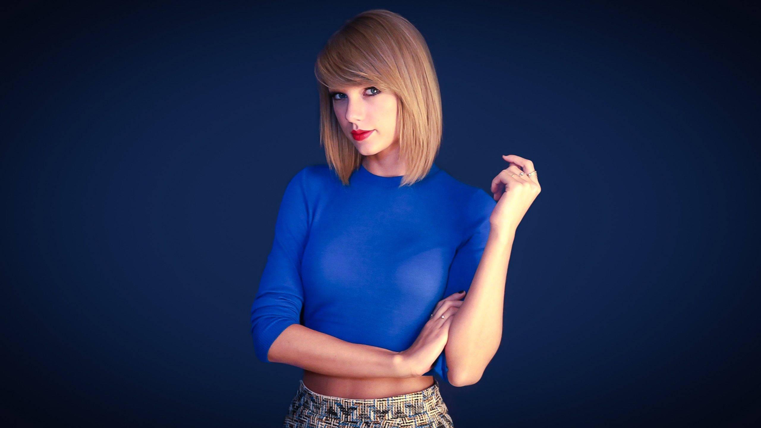 Taylor Swift in Blue — 2560x1440 wallpaper