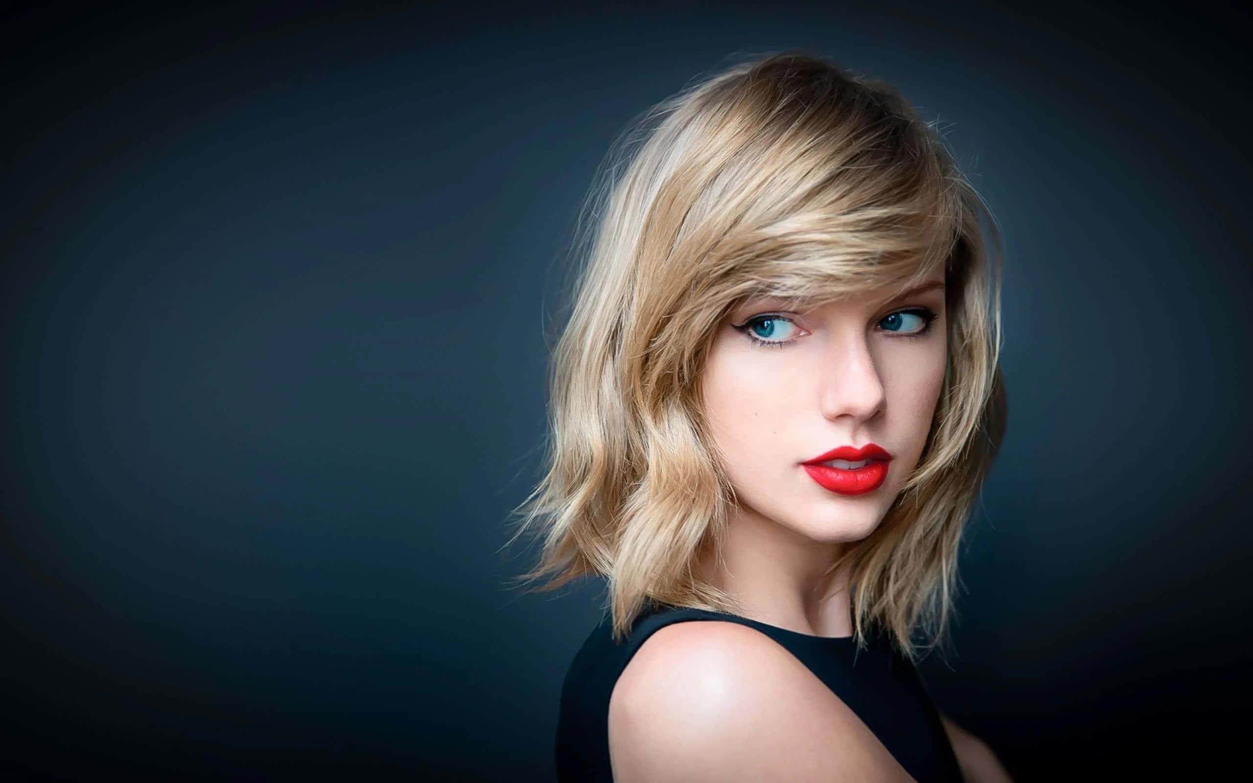 Taylor Swift With Short Hair — 2560x1600 wallpaper