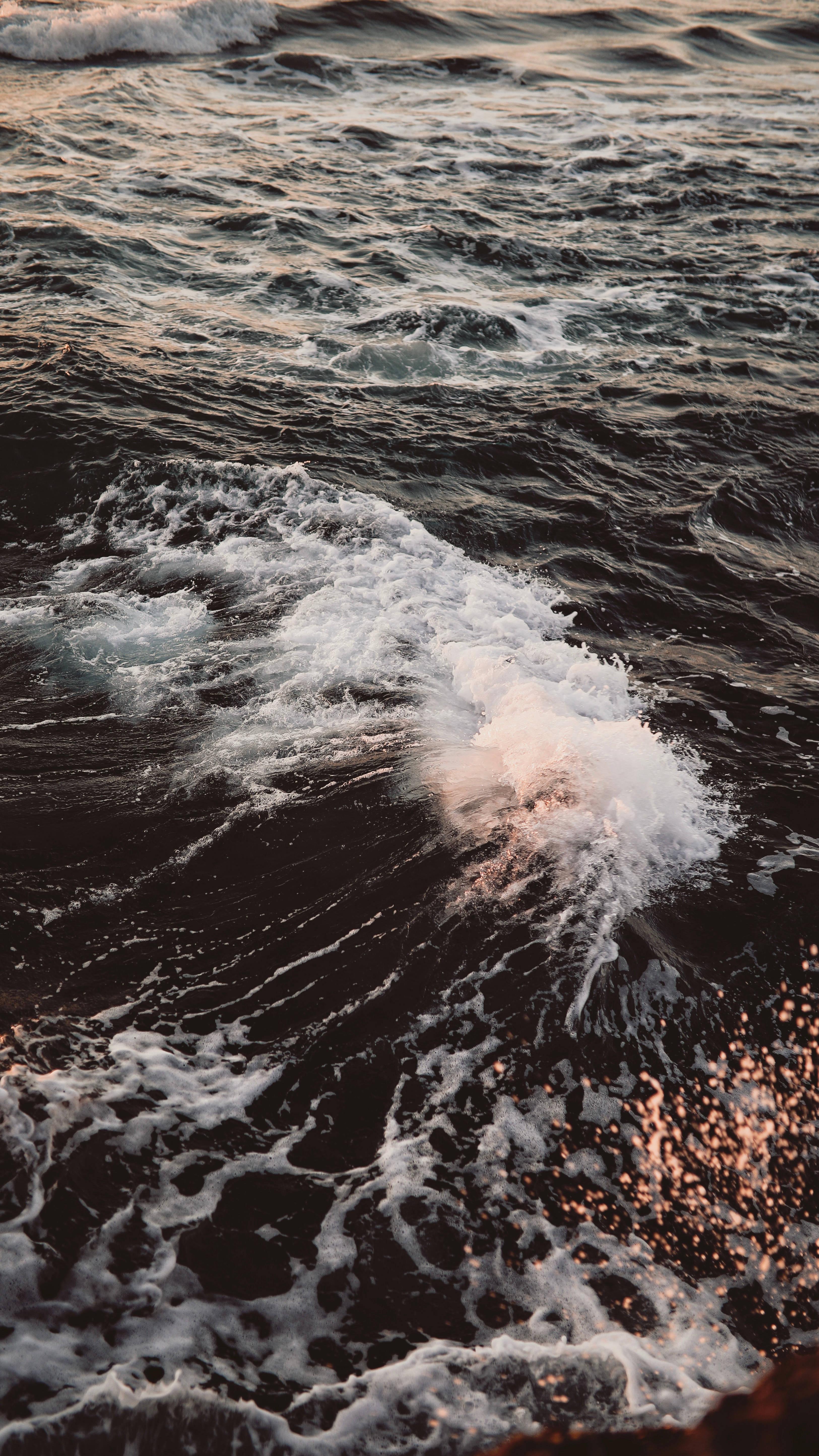 The beauty of a calm sea — 3251x5780 wallpaper