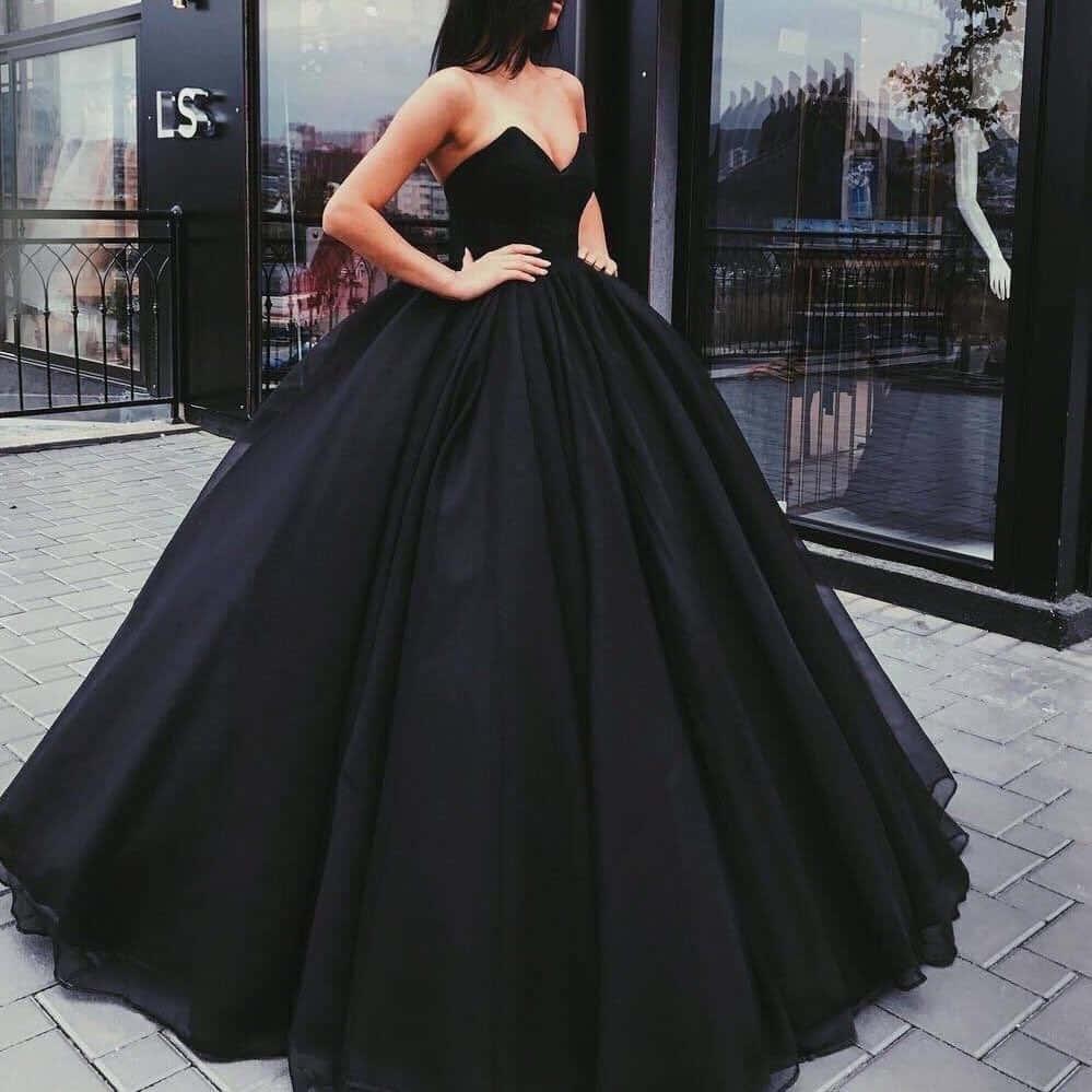 The Beauty of Black — 999x999 wallpaper