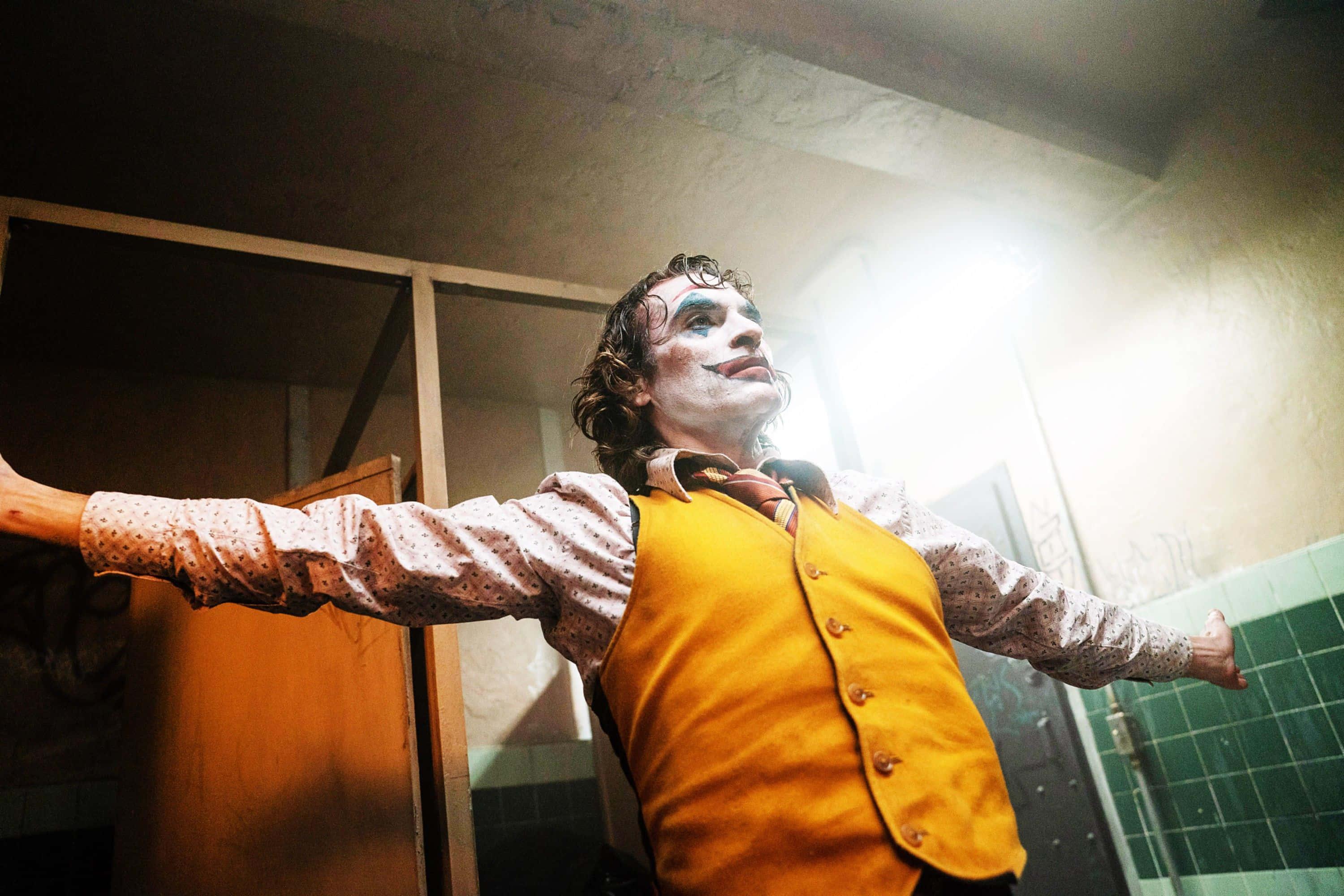 The Joker plans evil in Gotham — 3000x2000 wallpaper