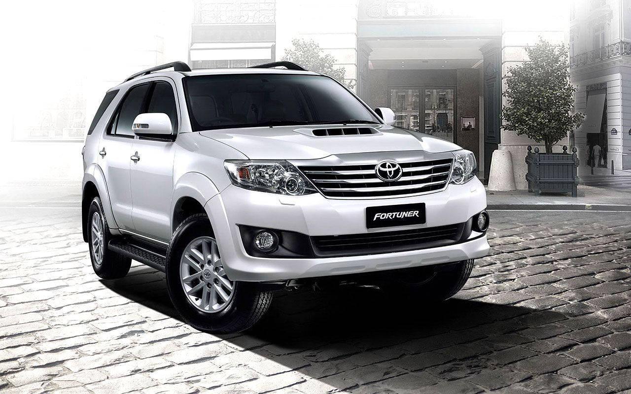 Toyota Fortuner White Pearl Crystal Shine — 1280x800 wallpaper