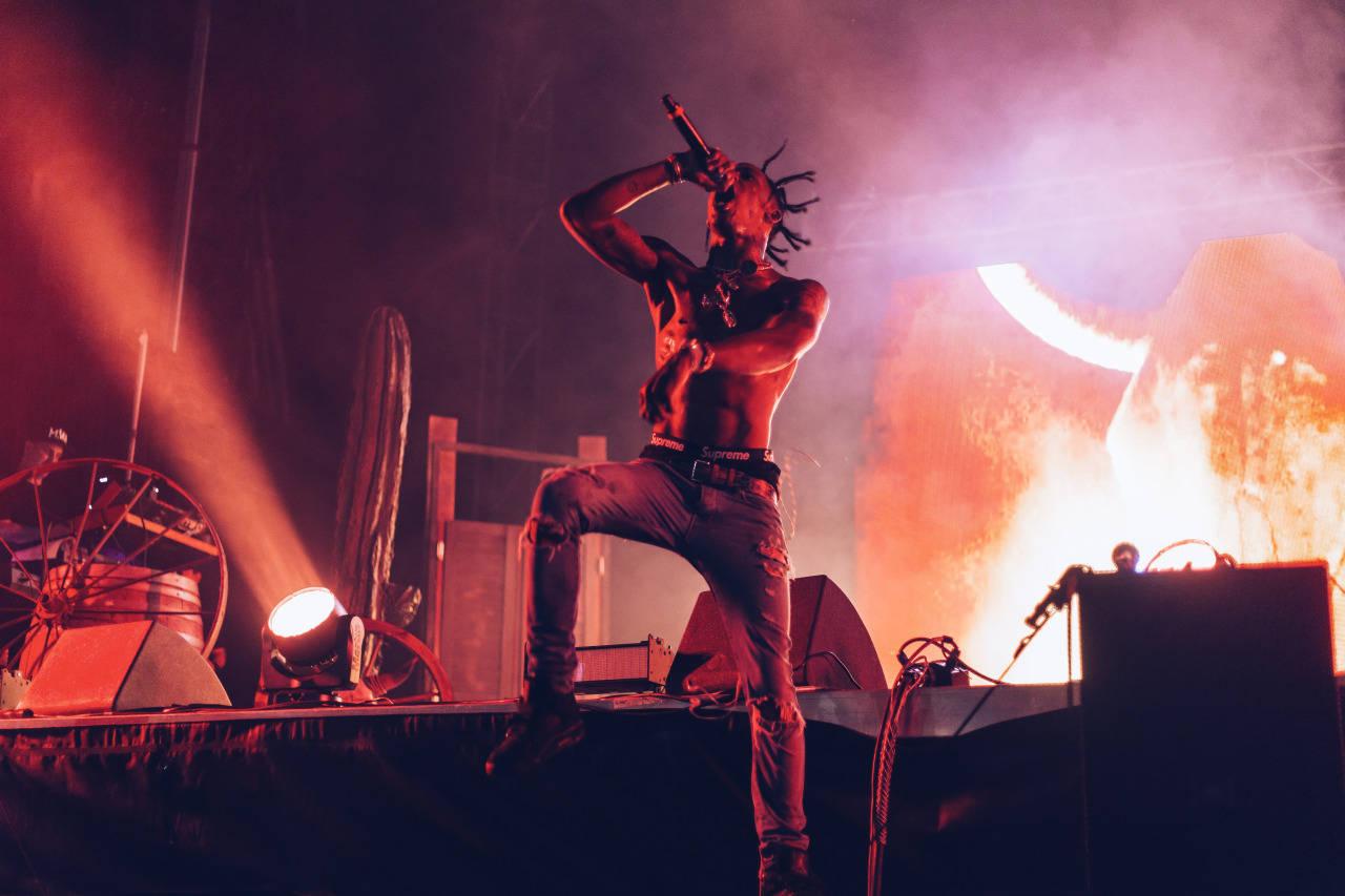 Travis Scott performing at Ultra Music Festival — 1280x853 wallpaper