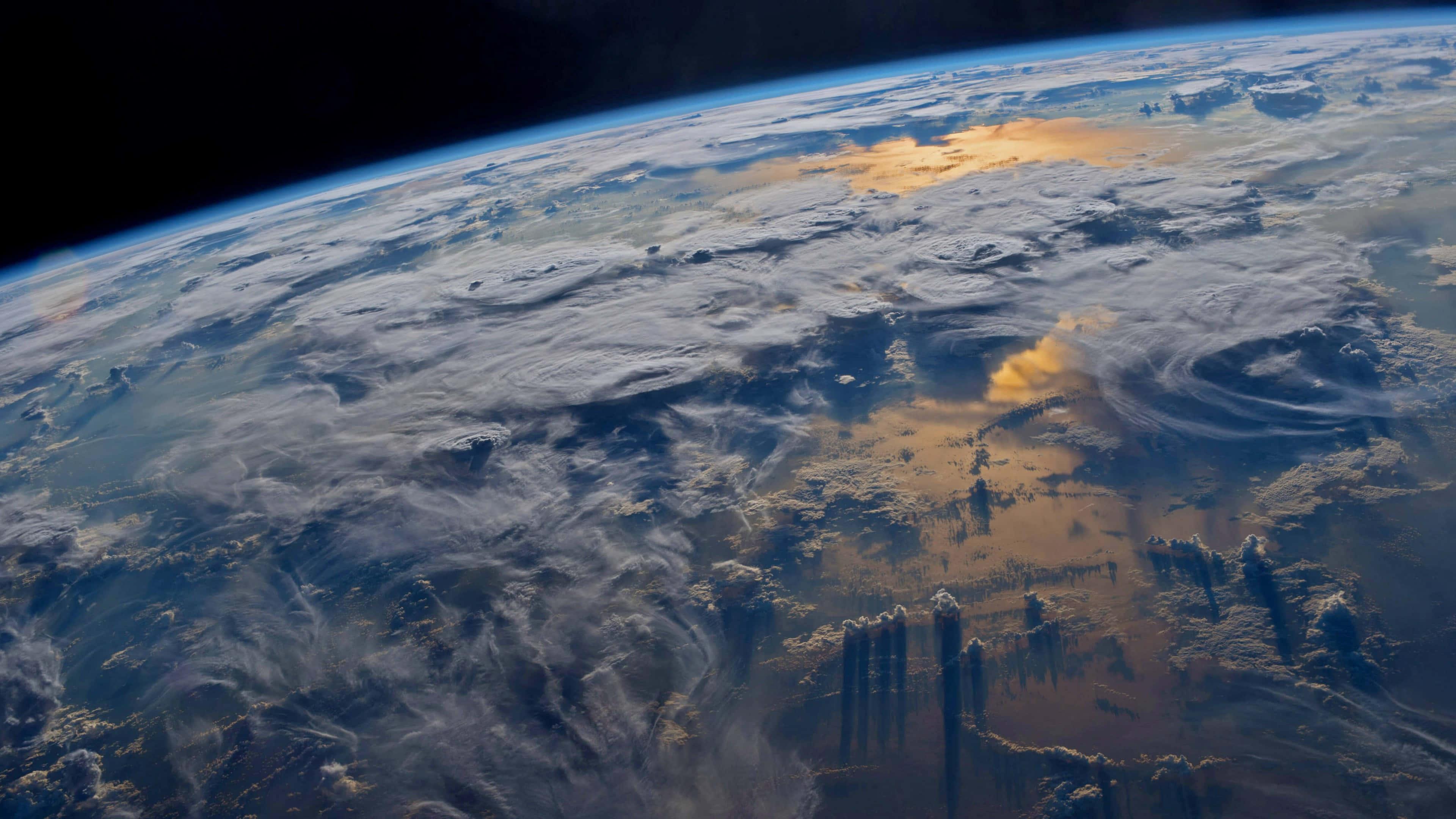 Troposphere Of The Earth Background — 3840x2160 wallpaper