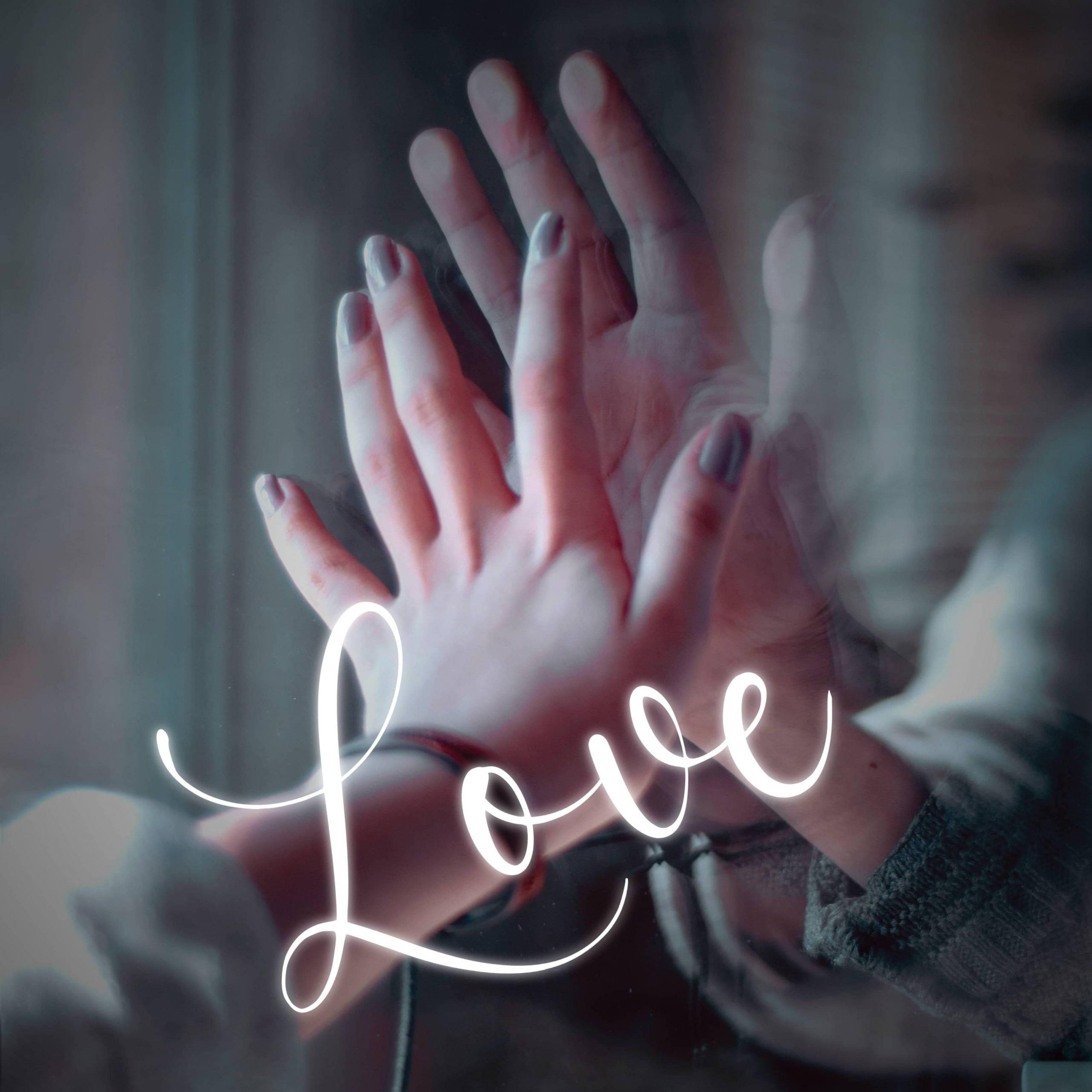 WhatsApp DP Love Hand — 2560x2560 wallpaper