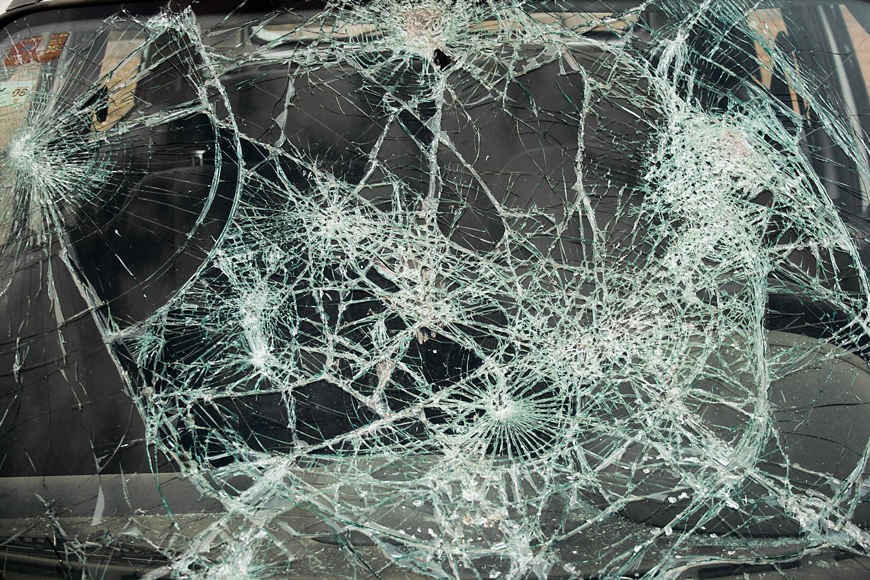Windshield Cracked Screen — 2916x1944 wallpaper