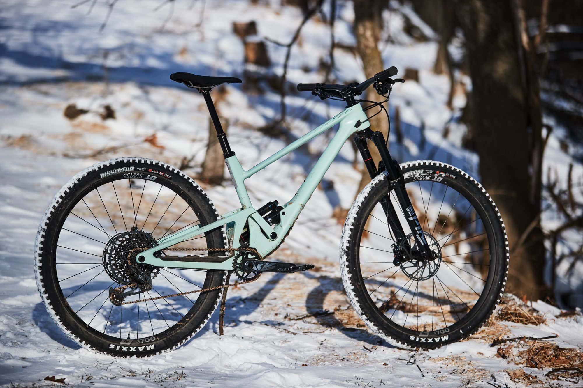 Winter Bike Picture — 2000x1333 wallpaper