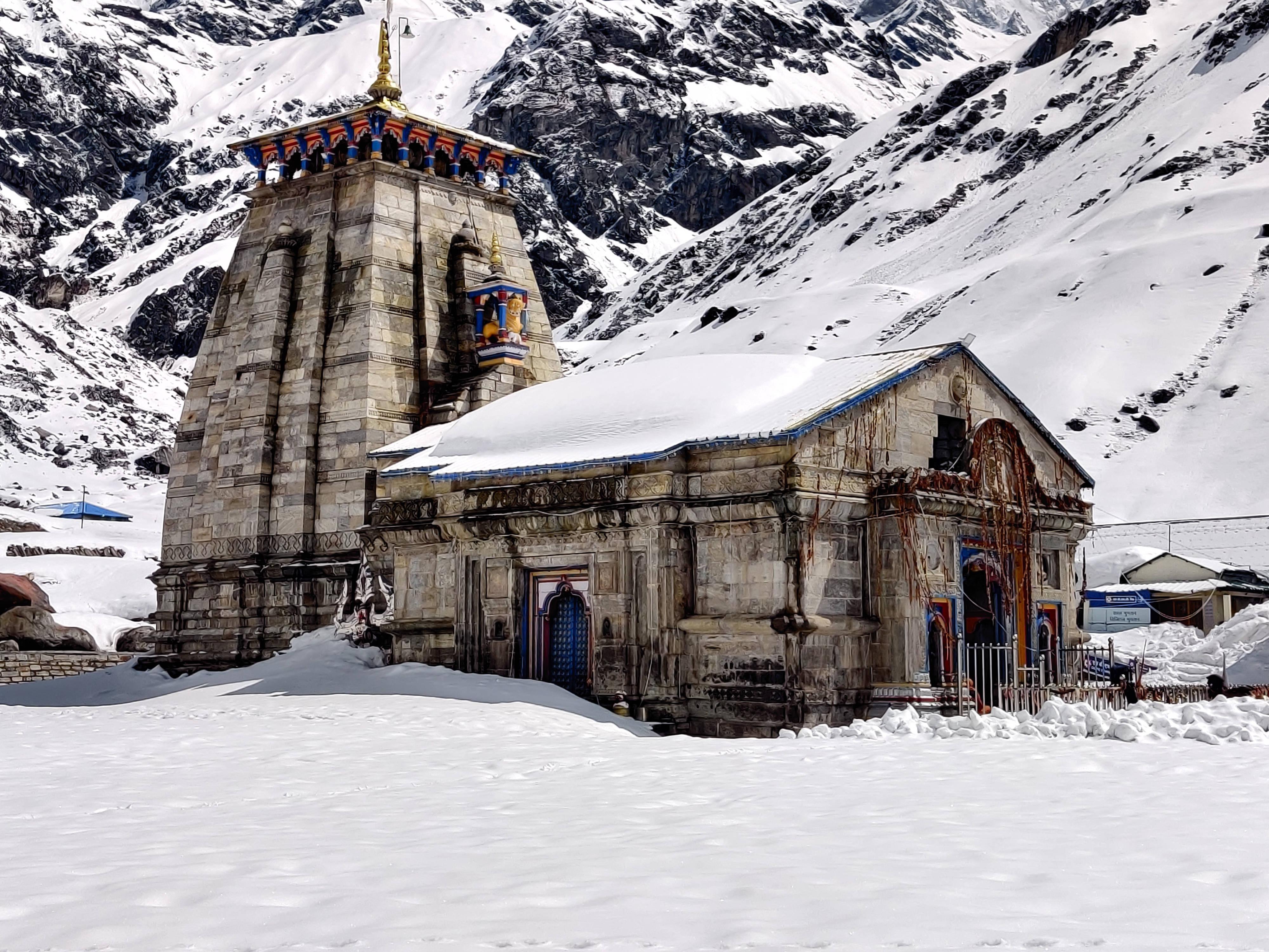 Winter Kedarnath Temple 4K — 4000x3000 wallpaper