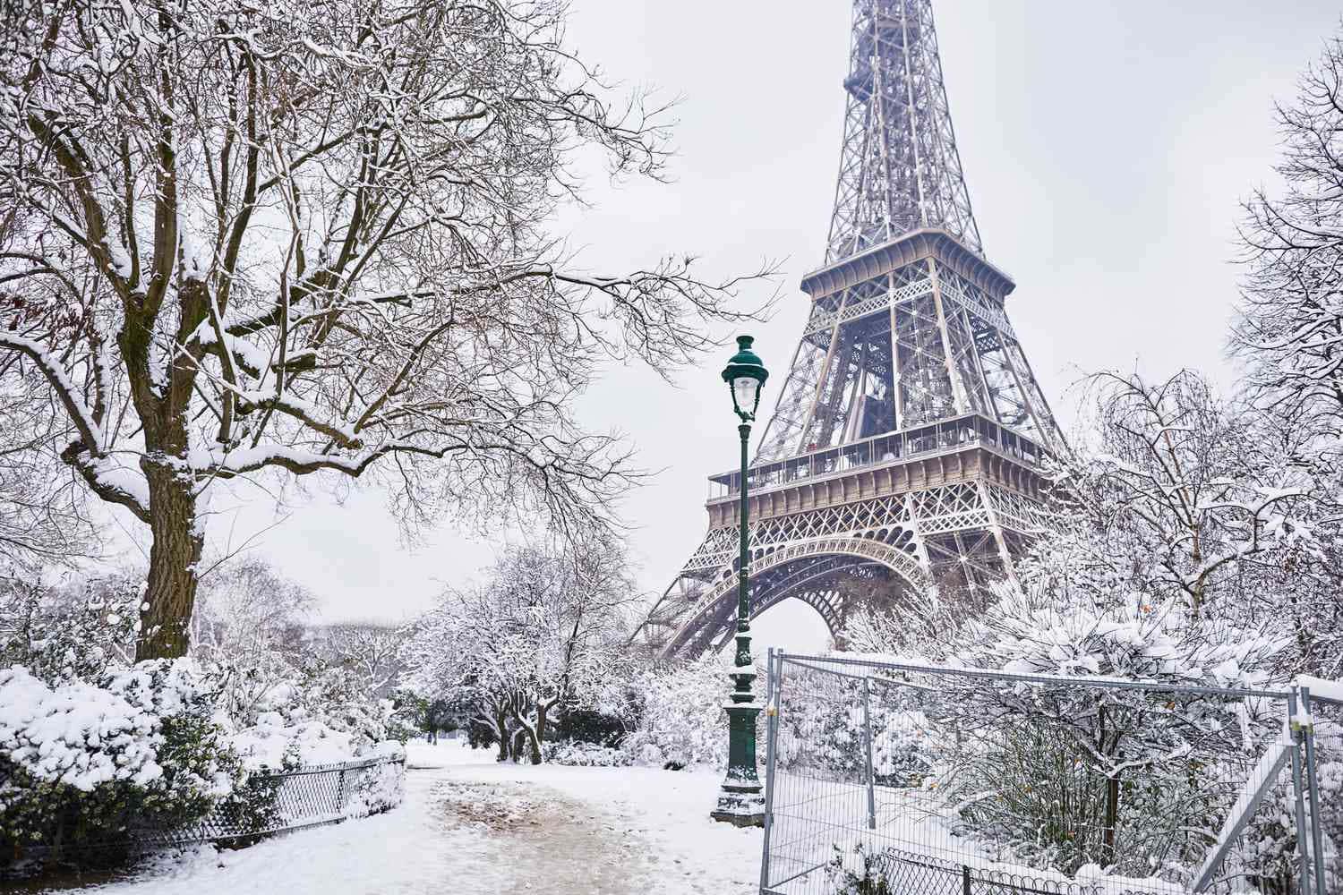 Winter Paris Eiffel Tower Picture — 1500x1000 wallpaper