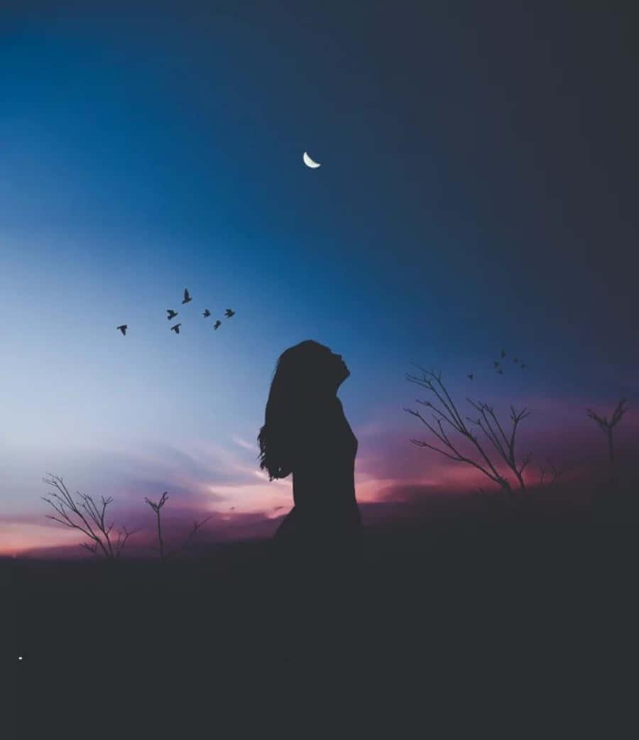 Woman Dark Silhouette Picture — 900x1042 wallpaper