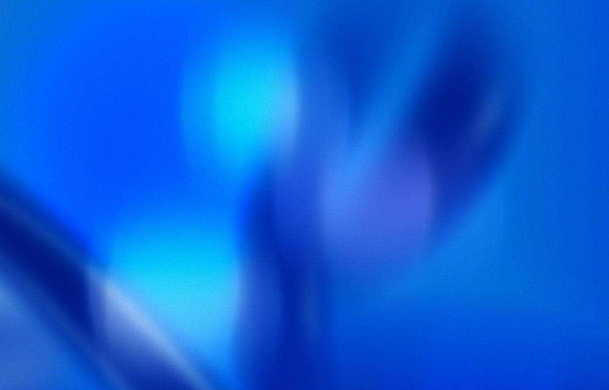 Y2k Aesthetic Blurry Shades Of Blue — 1200x768 wallpaper